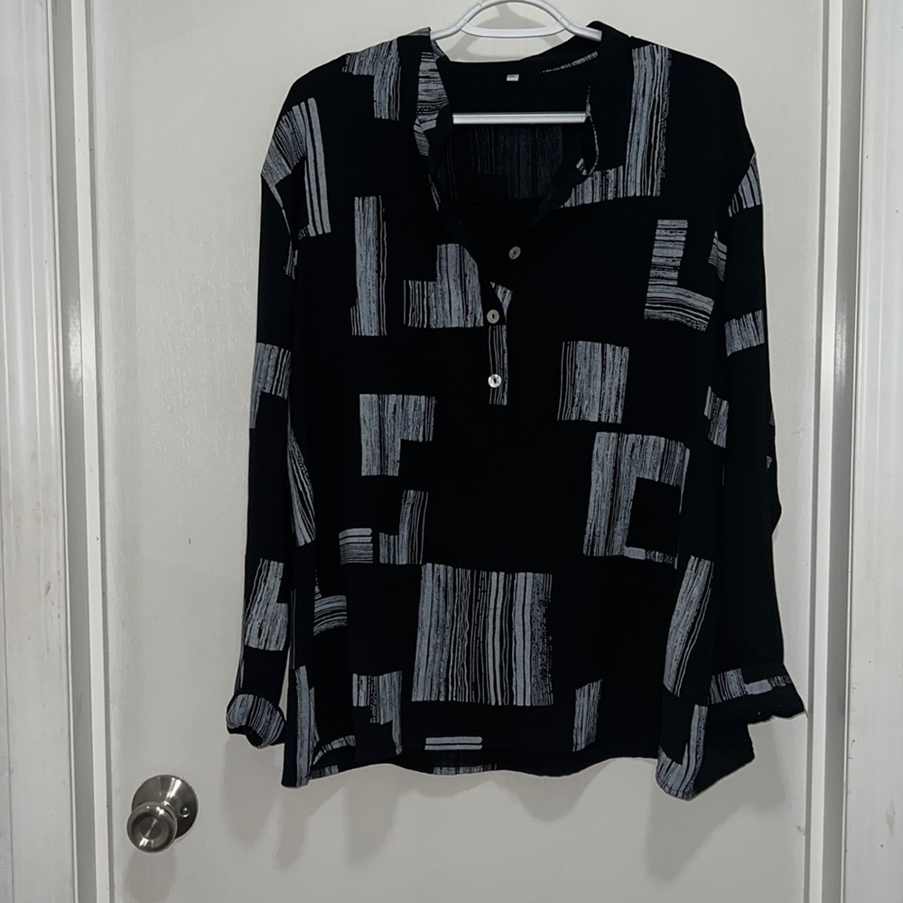 Women’s pullover blouse